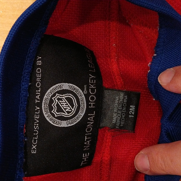 *loaned out* 3/20$ 12m Montreal Canadian Habs NHL jersey not perfect - Picture 2 of 7